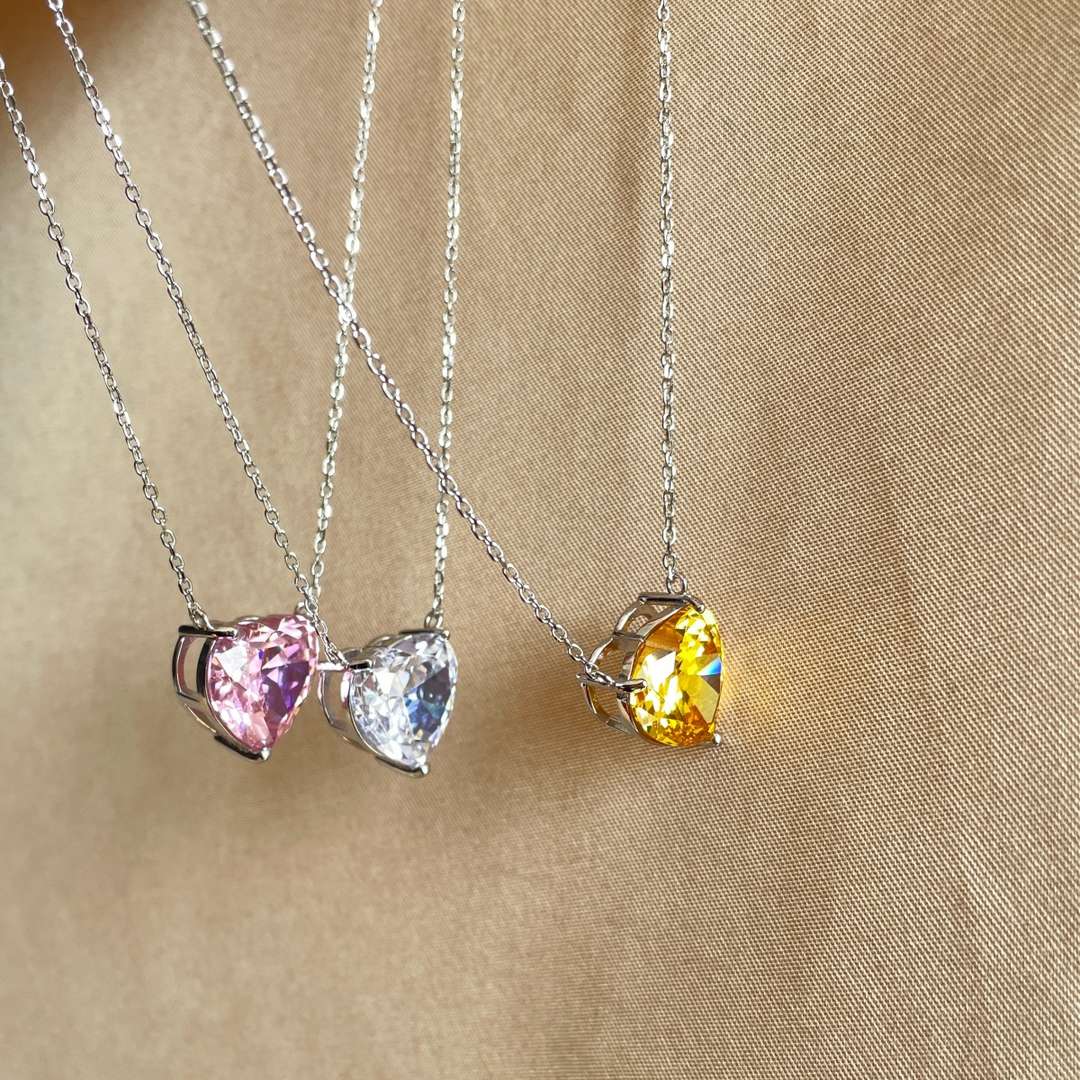 [Vivid Aurora]6.0 carat Radiant Heart Shape Necklace